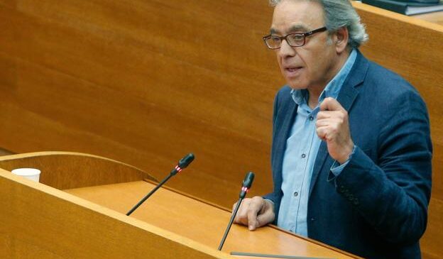 Dimite el portavoz socialista de las Cortes Valencianas para defender al cabecilla del caso Azud