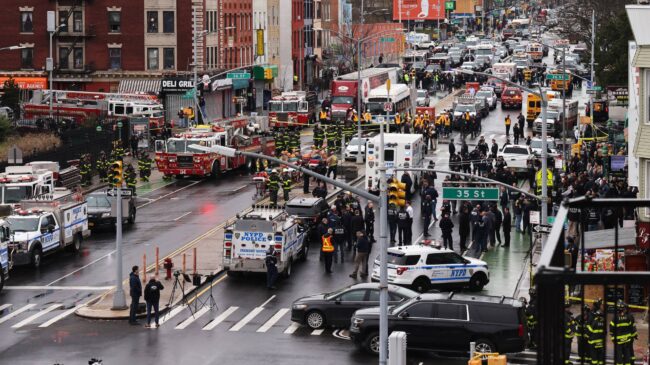 "Persona de interés": la policía de Nueva York busca al supuesto atacante del tiroteo tras identificarle con una prueba clave