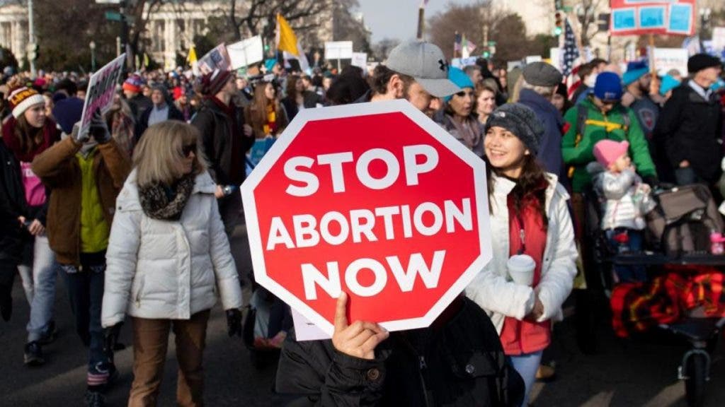 Oklahoma supera a Texas con la ley antiaborto más restrictiva de EE.UU.: hasta 10 años de cárcel