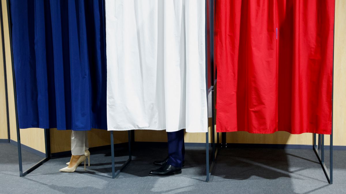 La participación en Francia cae al 63,23% a dos horas del cierre de los primeros colegios
