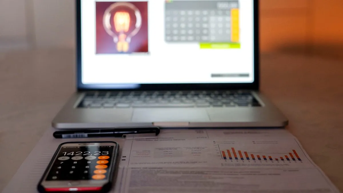 El precio de la luz cae un 10% y se situará por debajo de los 200 euros el Viernes Santo
