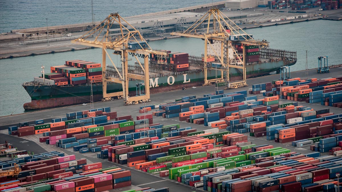 Los precios de exportaciones e importaciones industriales se disparan en marzo a cifras récord en 16 años