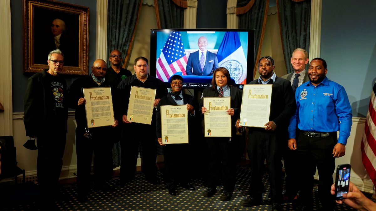 Cinco personas se repartirán la recompensa por ayudar a atrapar al atacante de Nueva York