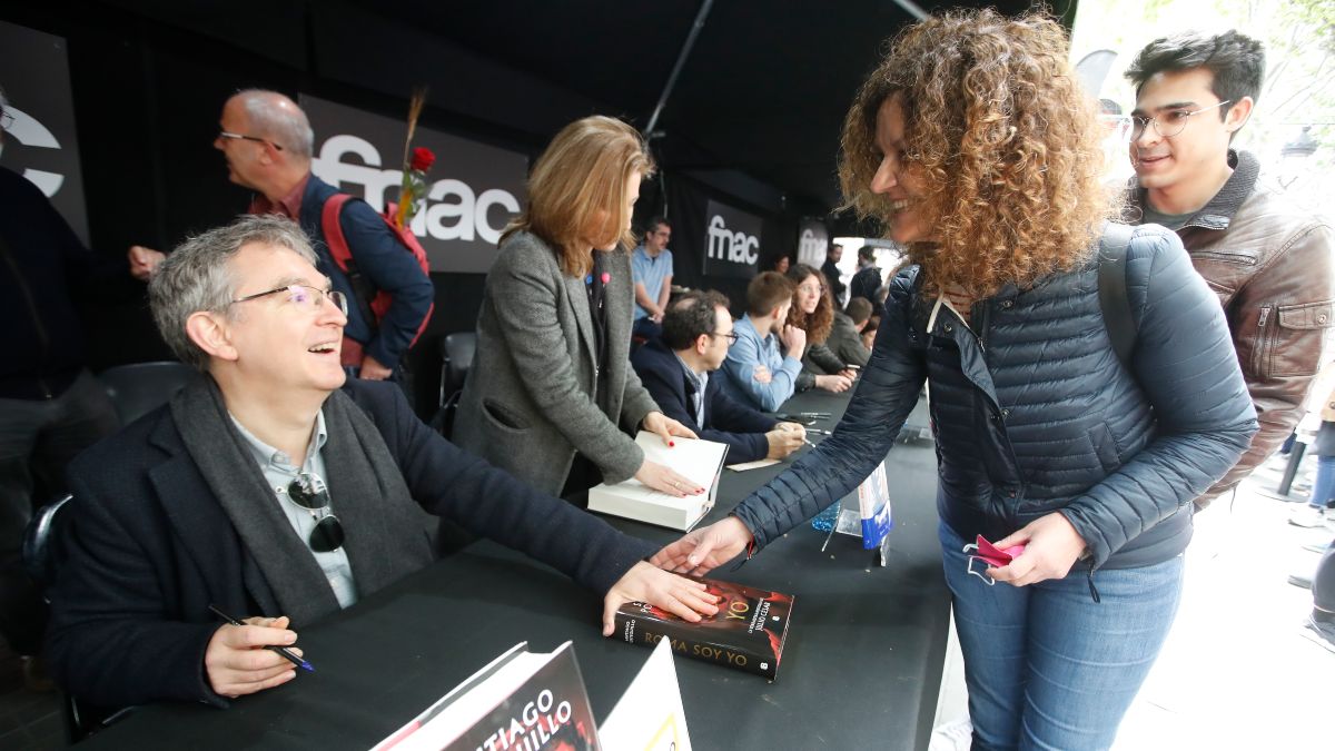 Moliner, Posteguillo, Cruanyes y Sáenz de Urturi, los autores más vendidos en Sant Jordi