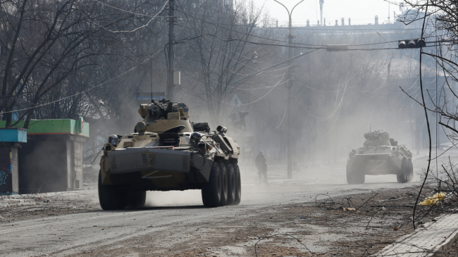 Ucrania asegura que Rusia "abandona" la ocupación de Kiev para centrarse en Mariúpol ante las "pérdidas significativas"