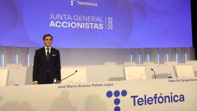 La irrupción del Gobierno en el consejo de Telefónica inquieta a Caixa y BBVA