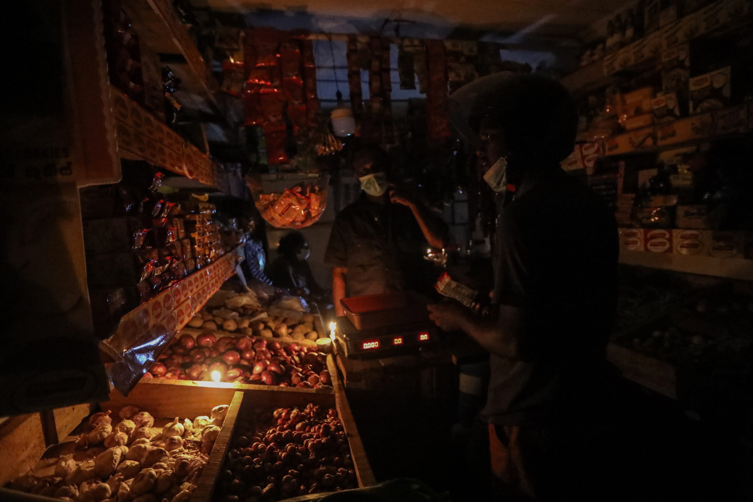 Las autoridades culpan a un grupo extremista de los disturbios en Sri Lanka