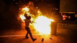 (VÍDEO) Los peruanos salen a la calle contra Castillo, que suspende el toque de queda