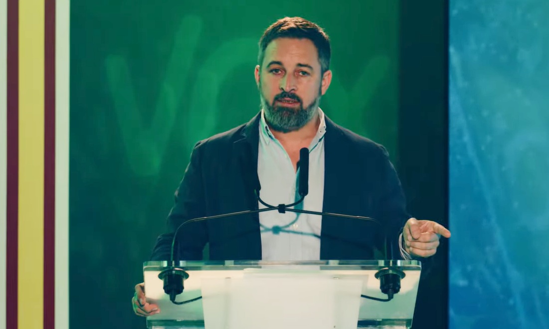 Abascal marca la meta de Vox: superar los 100 escaños y ser el partido más votado