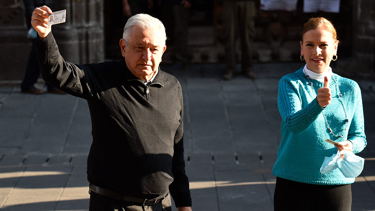 Los mexicanos votan sobre la continuidad del presidente López Obrador
