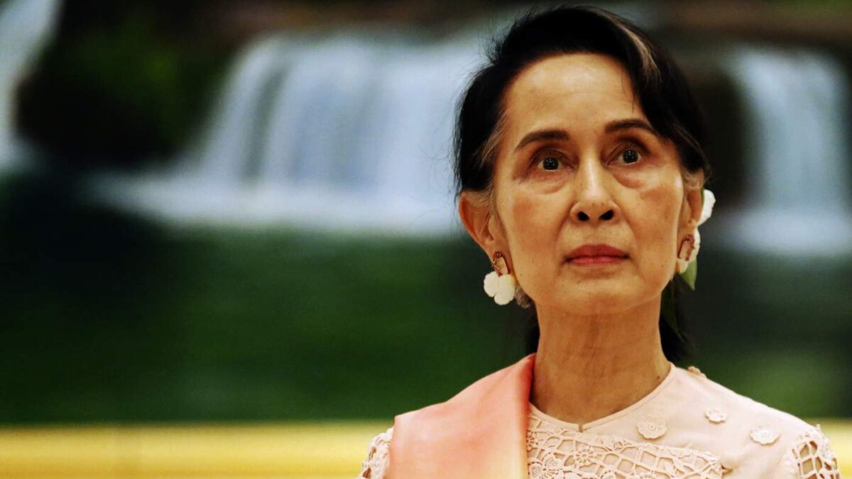 La junta de Myanmar condena a Suu Kyi a 5 años de prisión por corrupción