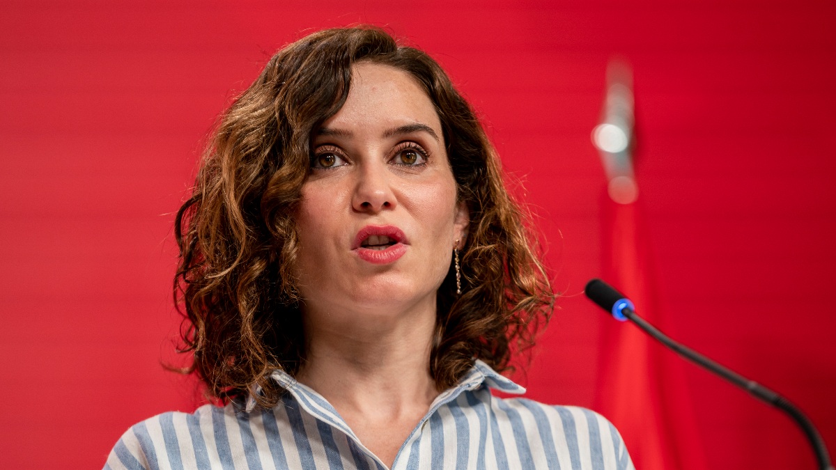 Ayuso desafía a Feijóo al intentar capitalizar el pacto de PP y Vox en Castilla y León
