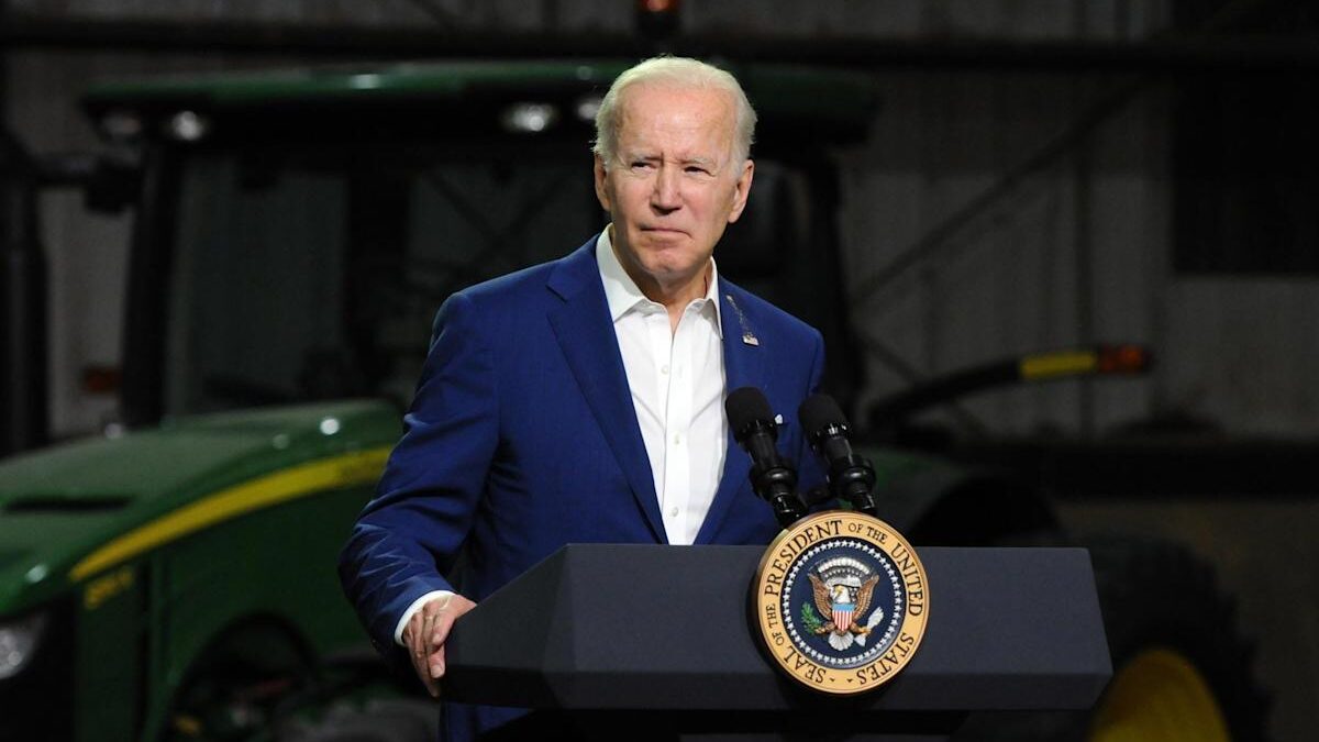 Joe Biden sube el tono contra Putin y le acusa de estar cometiendo un «genocidio» en Ucrania