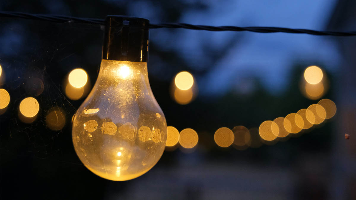 La luz sube casi un 90% este jueves y se sitúa en los 161 euros MWh