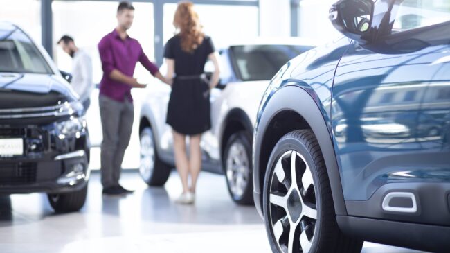 Si quieres comprarte un coche, date prisa: cada vez va a ser más difícil