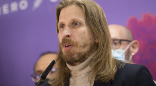 Podemos exige dimisiones por el caso de espionaje, pero no concreta nombres