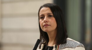 Dirigentes de Cs ven a Arrimadas sin respuesta ante los malos sondeos: «Falta un rumbo claro»