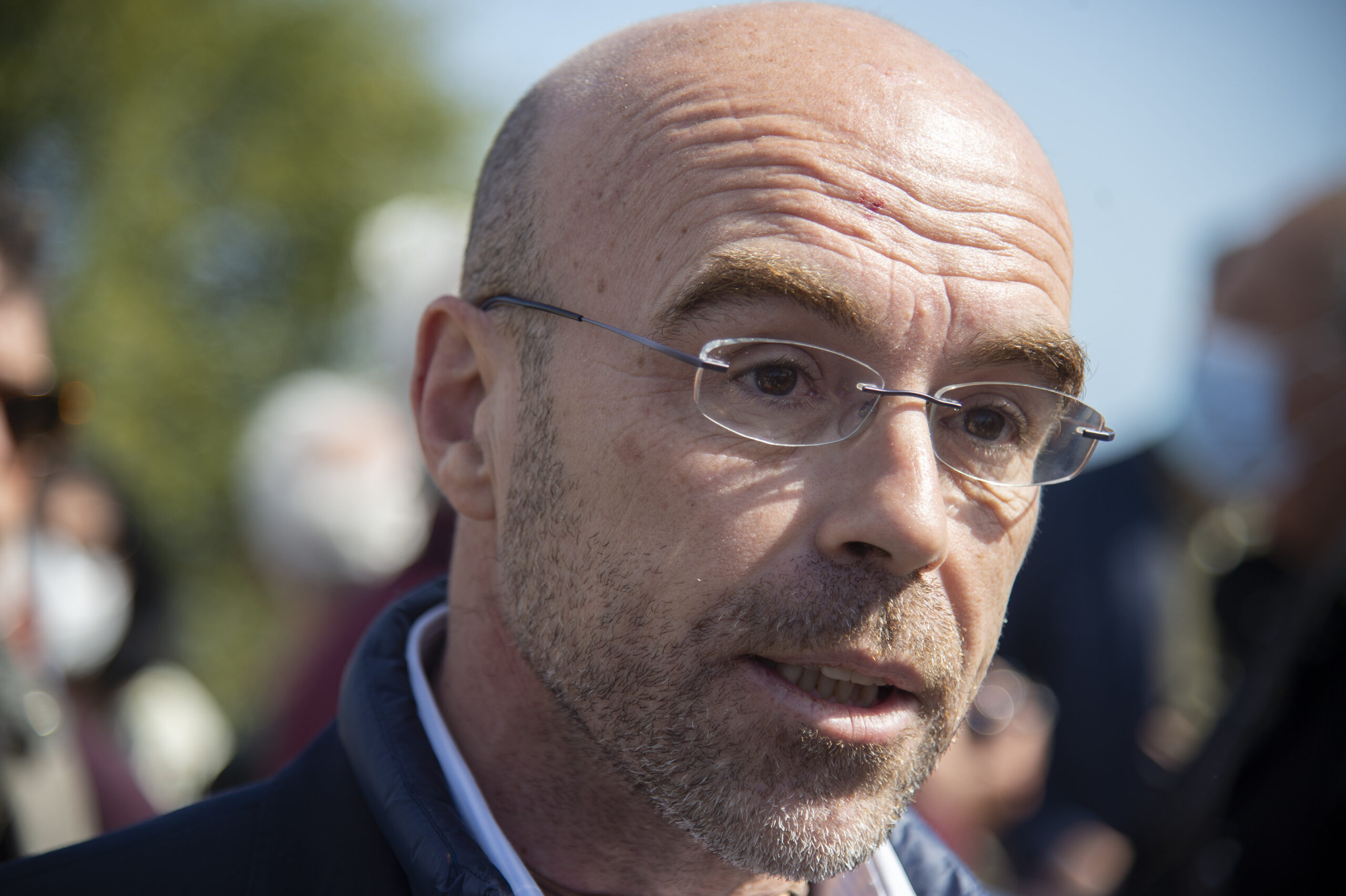 Vox pide a Feijóo que aclare si quiere pactar con Sánchez o con Abascal