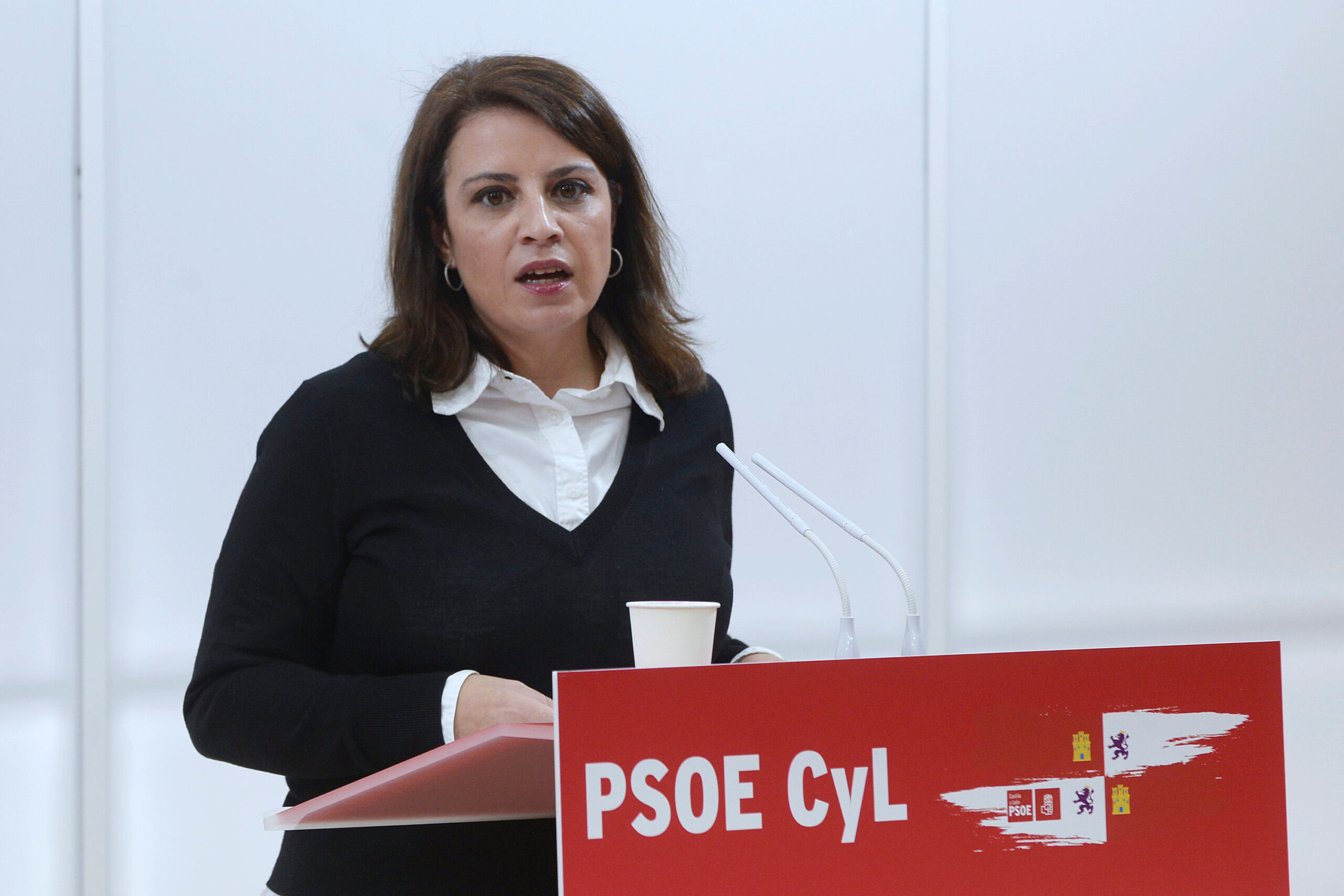 Lastra afea al nuevo equipo del PP los contratos «a dedo» de Ayuso