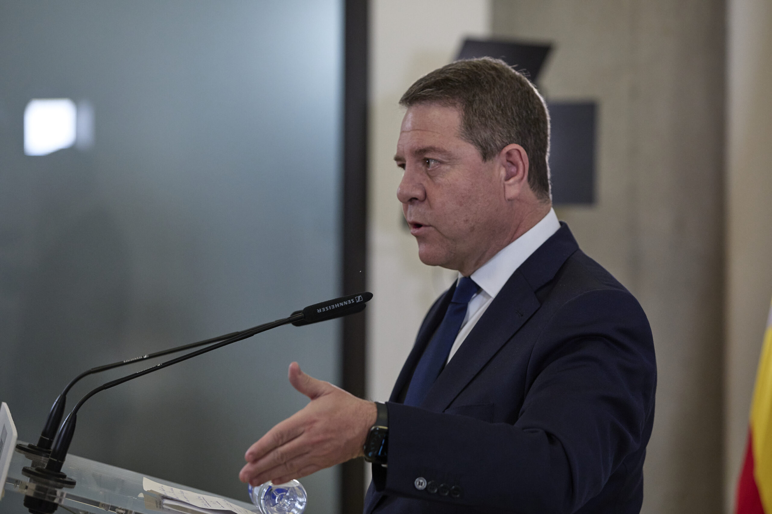Page ve «prudente y consecuente» la decisión sobre las mascarillas