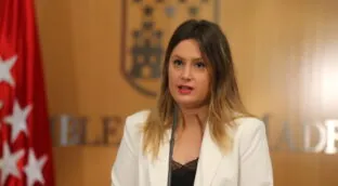 Podemos denuncia nuevos contratos de la CAM para suministrar material sanitario