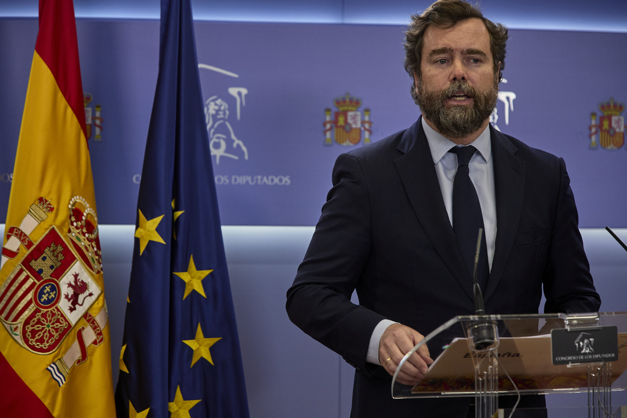 Vox insiste en que Feijóo debe decidir entre pactar con Sánchez o con Abascal