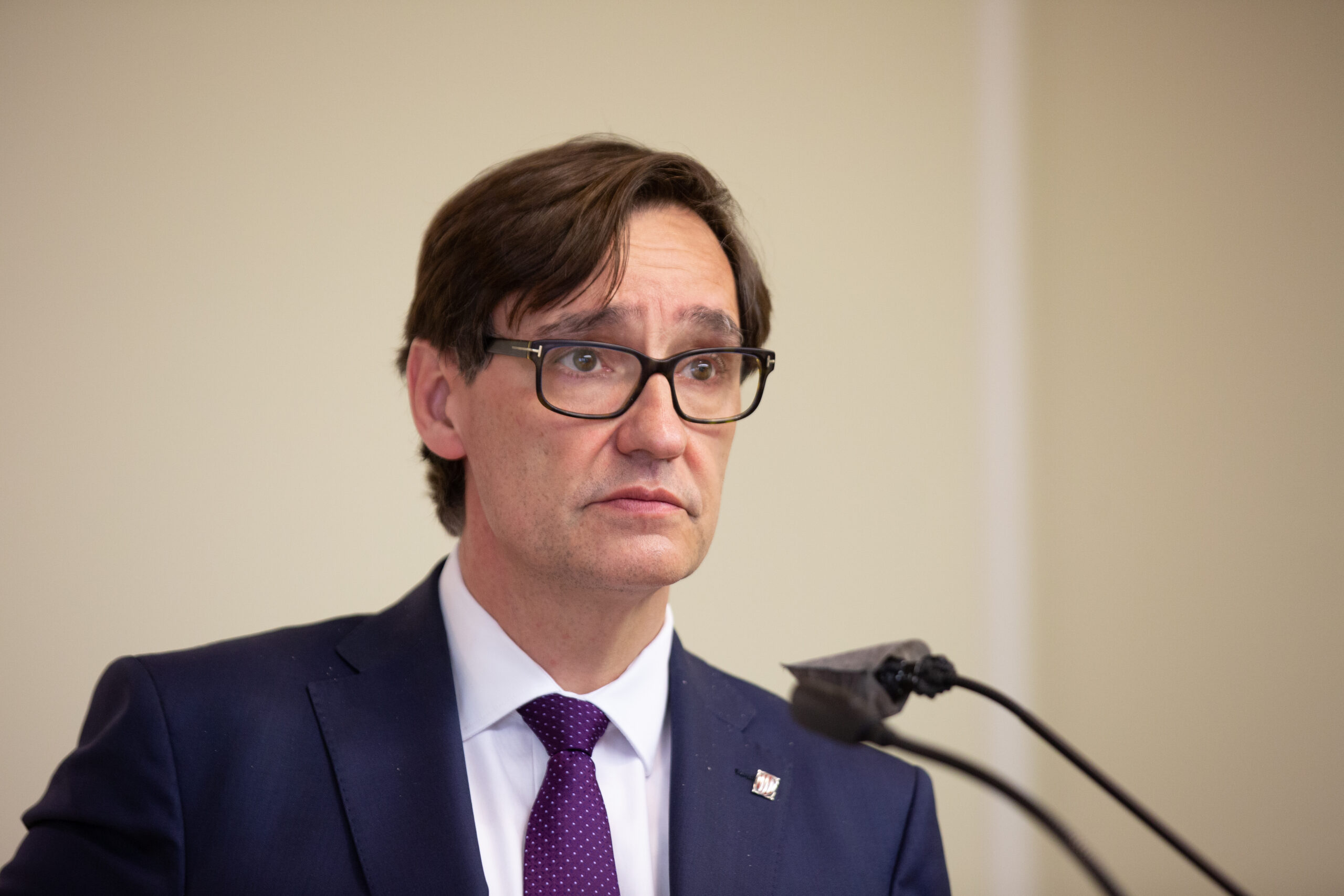 Illa defiende que el Gobierno de España «no espía» sino que «dialoga»