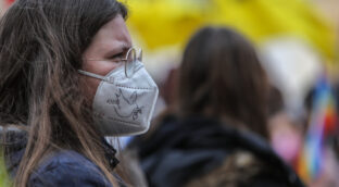 El Gobierno eliminará la mascarilla en interiores el 19 de abril