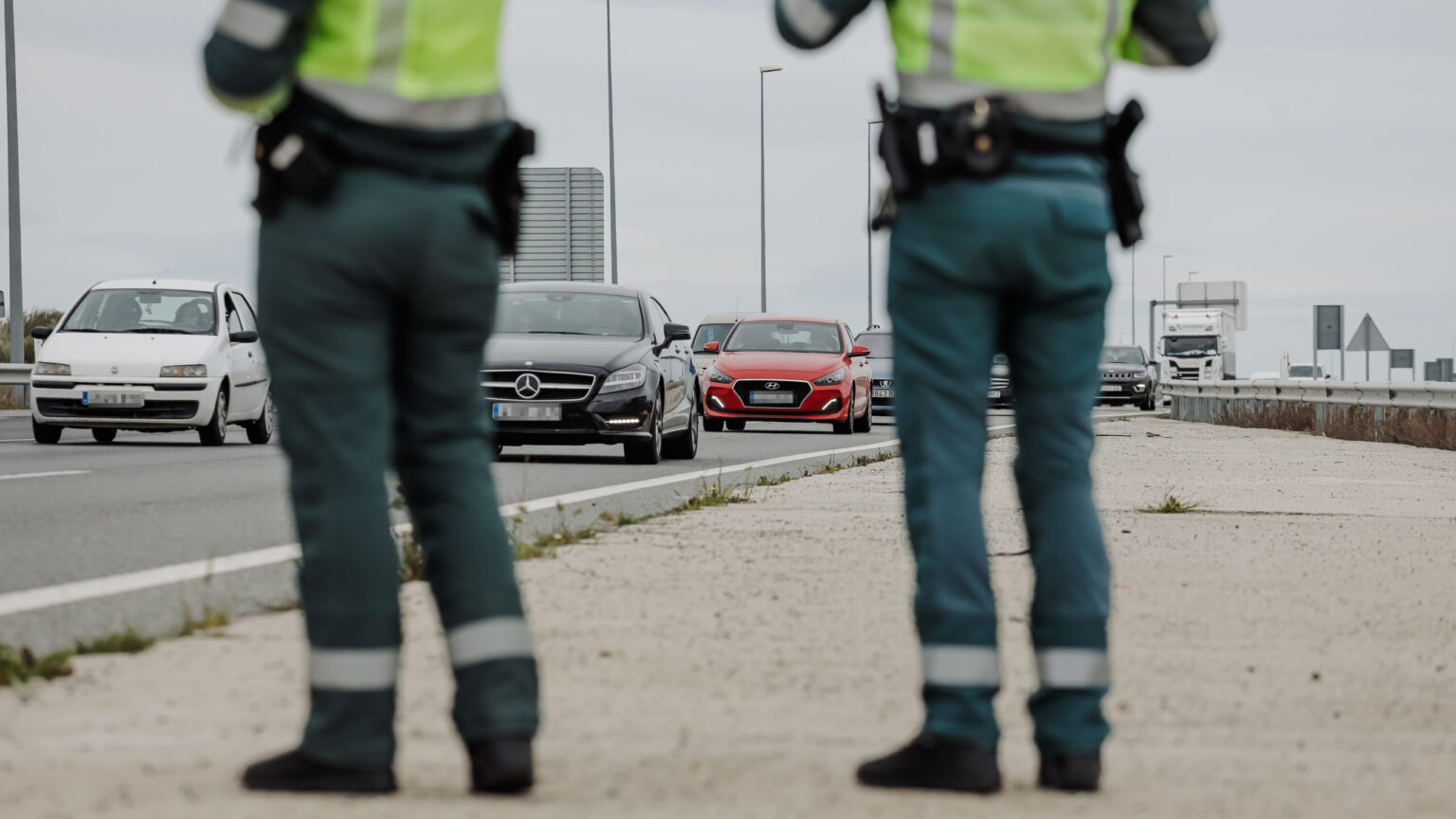 Trece detenidos en una operación contra los carnets de conducir falsos