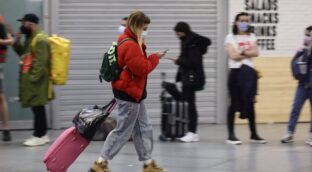 Cinco destinos para conocer este verano, leyendo