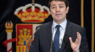 Fernández Mañueco jura su cargo como «el presidente de todos»