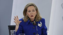 El Gobierno asume el hundimiento de la economía española y recorta su crecimiento casi tres puntos, hasta el 4,3%