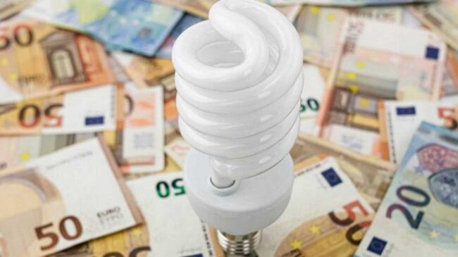 La luz aumenta un 54% y marca este lunes su precio más alto en los últimos 12 días: 226,57 euros/MWh