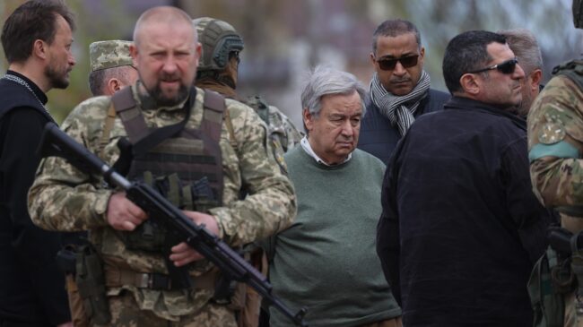 Guterres insta a Rusia a "aceptar y colaborar" con la investigación de crímenes de guerra en su visita a Ucrania