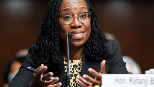 Ketanji Jackson jura su cargo y se convierte en la primera jueza afroamericana del Supremo de EE.UU.