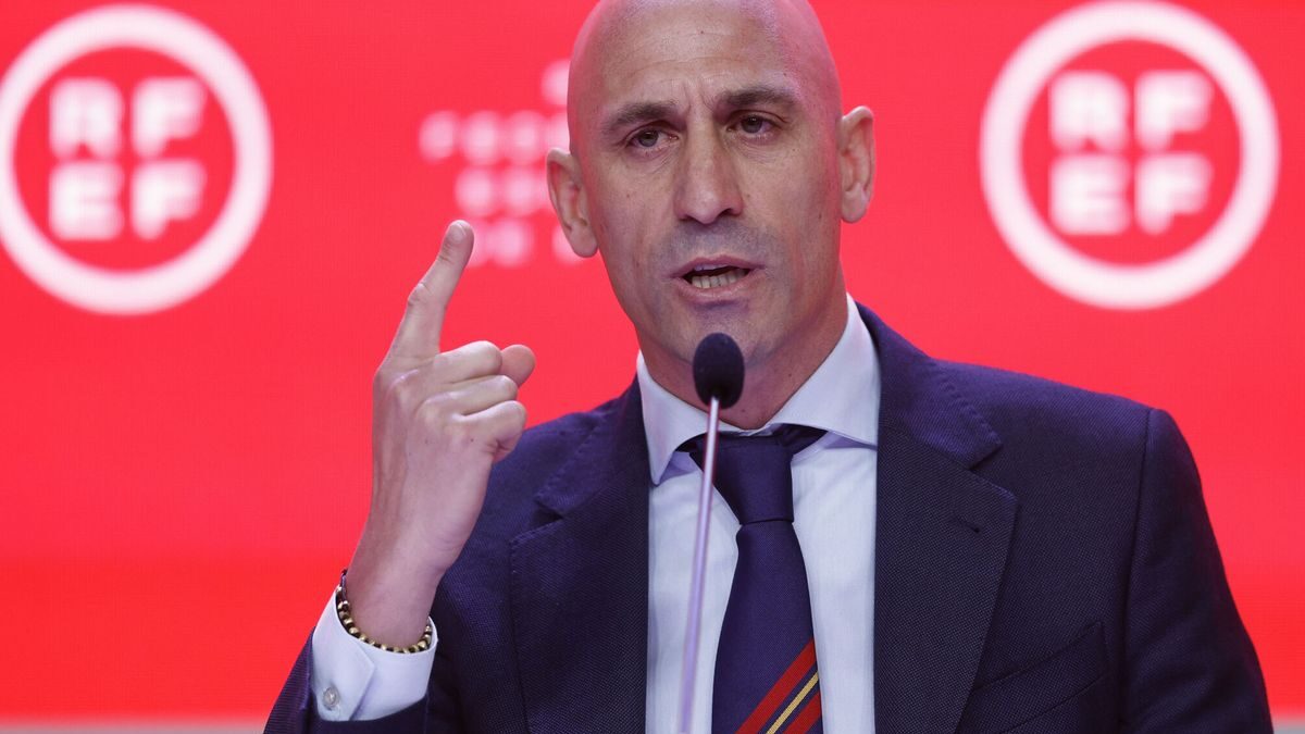 Rubiales, «indignado» por las «falsedades» publicadas sobre la Supercopa: «Soy un tío honesto»