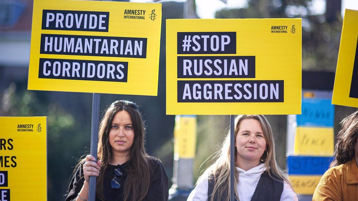 La UE condena la prohibición rusa contra 15 ONG: Amnistía Internacional y Human Right Watch entre ellas