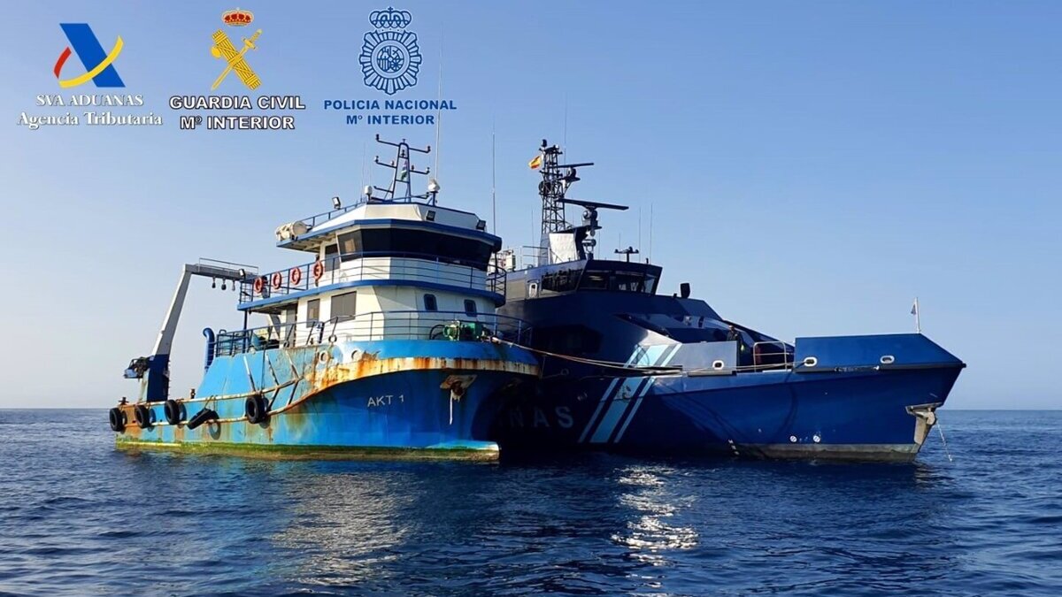 Interceptado al sur de Canarias un pesquero con tres toneladas de cocaína