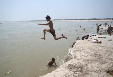 India declara el estado de alerta por una ola de calor sin precedentes en el norte del país