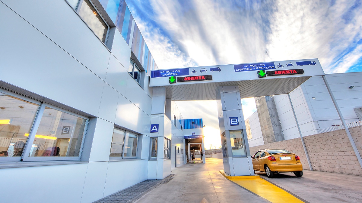 Estos son los precios de la ITV actualizados a abril: de 28 euros en Andalucía a 51 en Ceuta