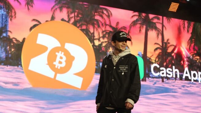 Bitcoin, más cerca de ser una "moneda": Estados Unidos permitirá el pago de productos en miles de comercios