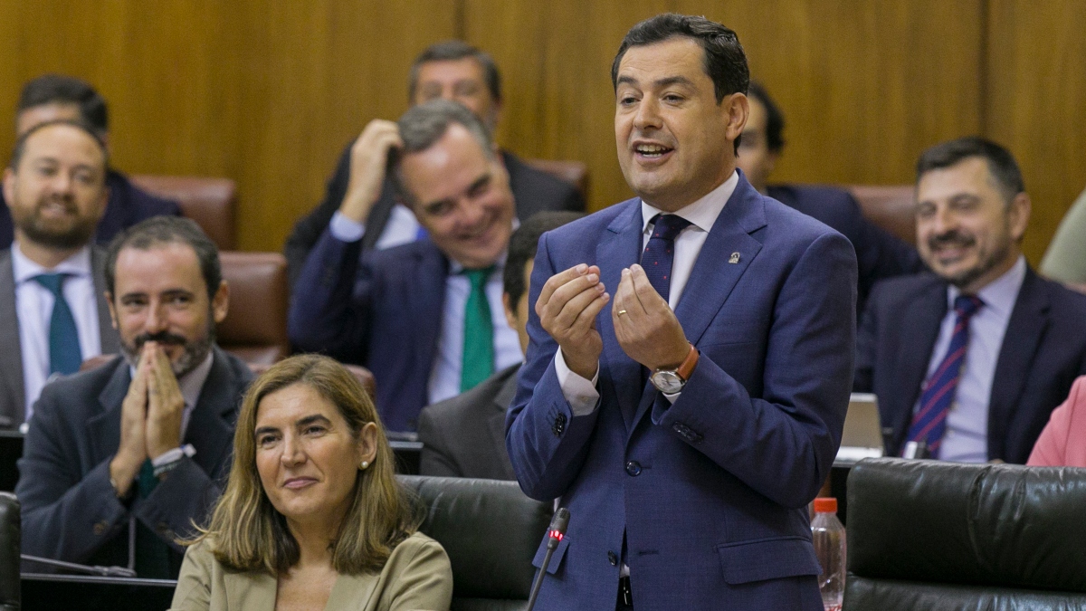 Moreno se queda a seis escaños de la absoluta y logra los mismos escaños que la izquierda, según una encuesta