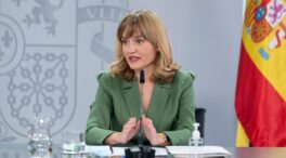 La doble vara de medir del Gobierno con las 'desobediencias' de las comunidades: guarda silencio con Cataluña y tacha a Madrid de "sublevada"