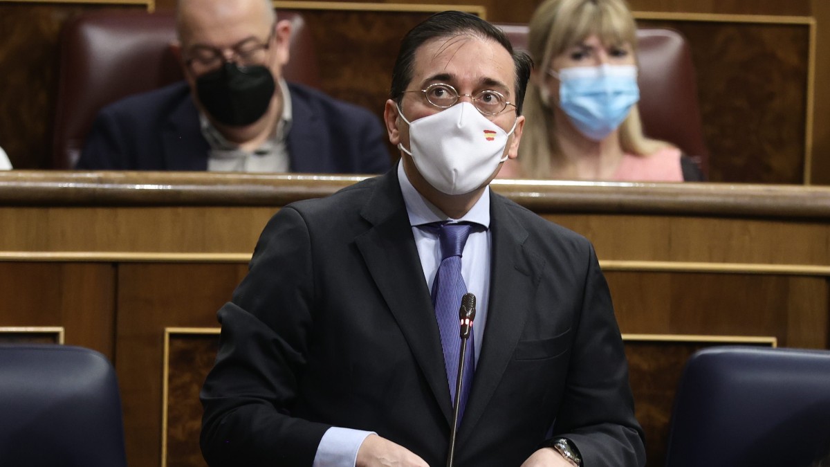 Albares reitera que la integridad territorial de España está «fuera de toda duda»