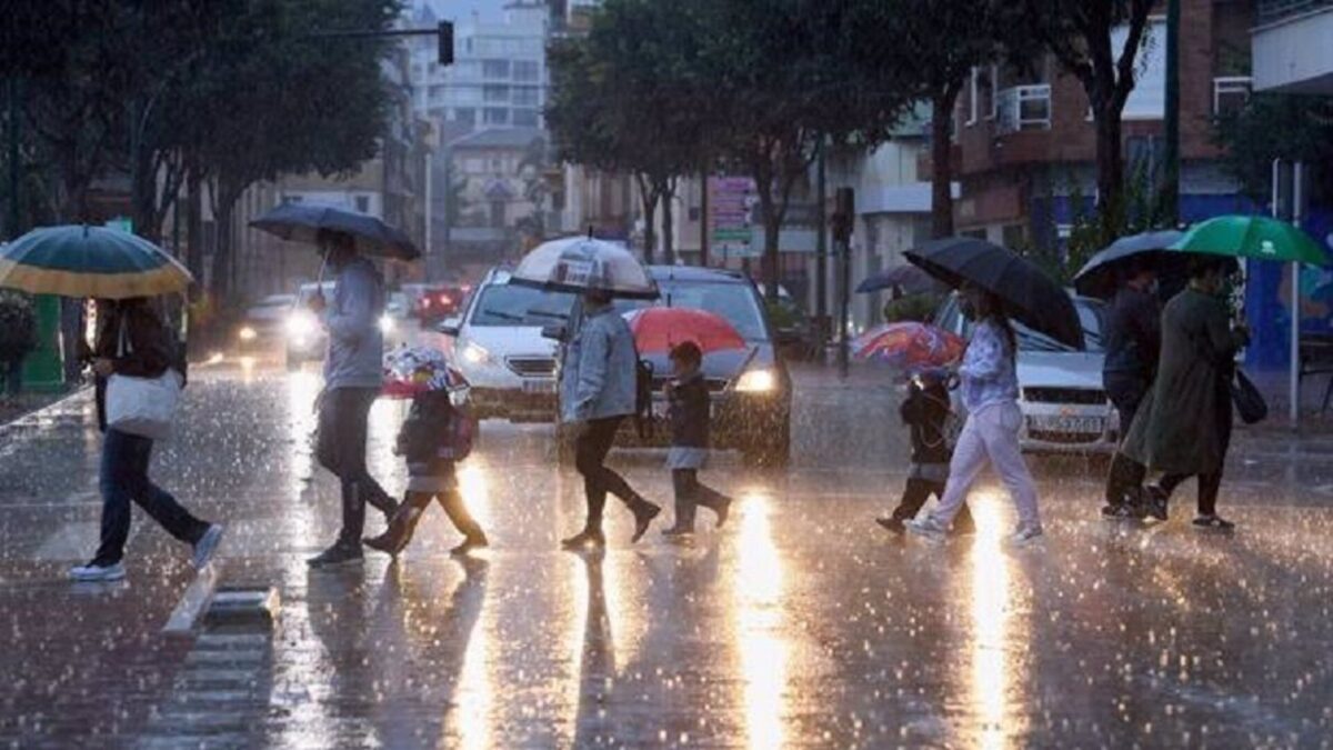 El riesgo por nieve, lluvia, tormentas o costeros regresa a 15 provincias después de unos días veraniegos