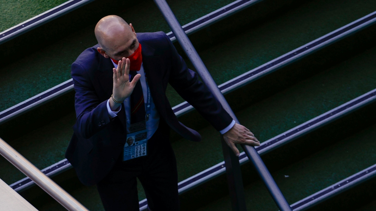 Encuesta | ¿Debe dimitir Luis Rubiales como presidente de la RFEF tras cobrar millones por trasladar la Supercopa a Arabia?