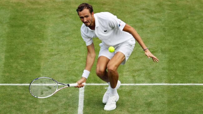 Wimbledon prohibirá la participación de tenistas rusos y bielorrusos por la guerra de Ucrania