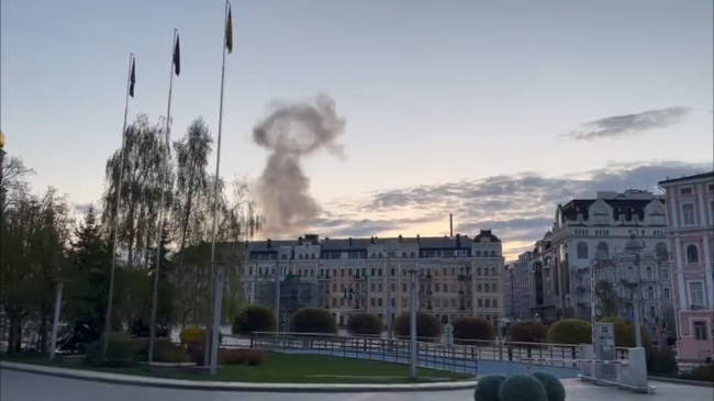 Dos misiles impactan en Kiev durante la visita de António Guterres
