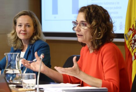 Funcionarios y opositores denuncian ante la UE la ley del Gobierno que favorece a los interinos