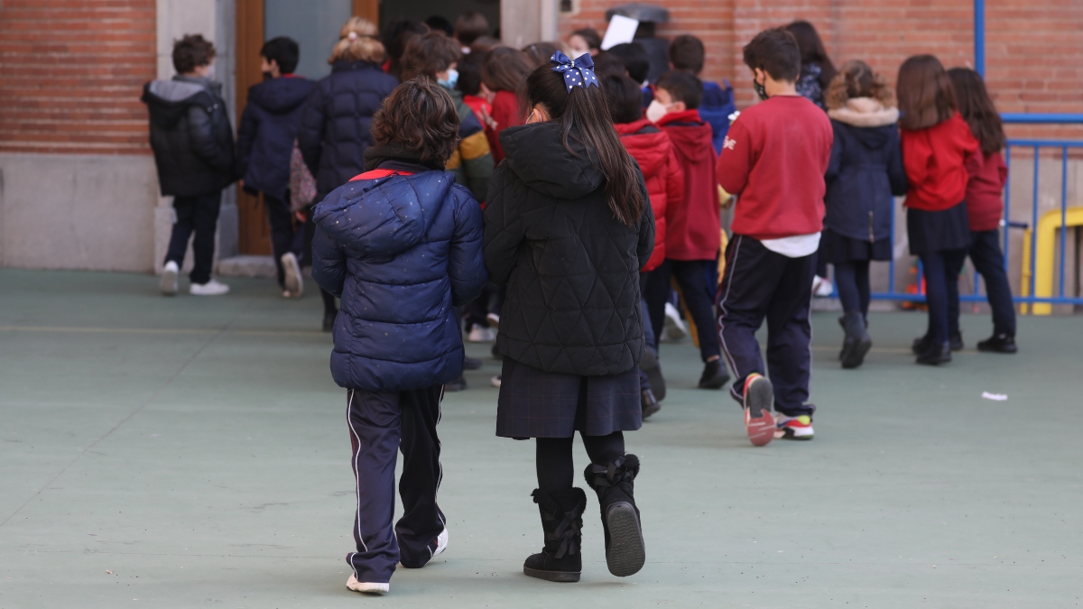 Guía para entender el fin de las mascarillas en interiores: dónde y cuándo deben usarse